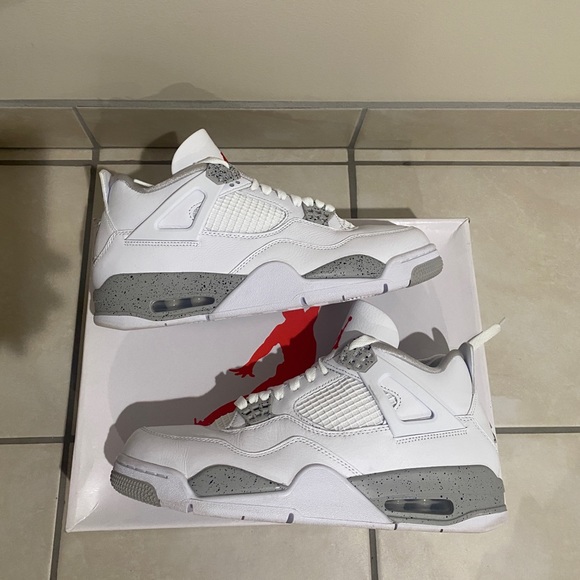 Jordan 4 White Oreos - Picture 3 of 11